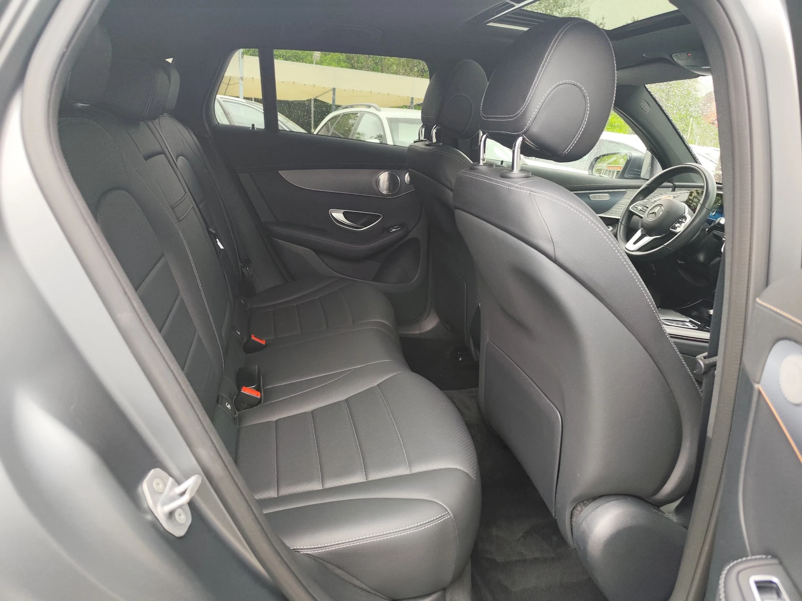 Mercedes-Benz EQC 400 4 MATIC* PREMIUM* 86kWh* BURMESTER* , снимка 12 - Автомобили и джипове - 54477700