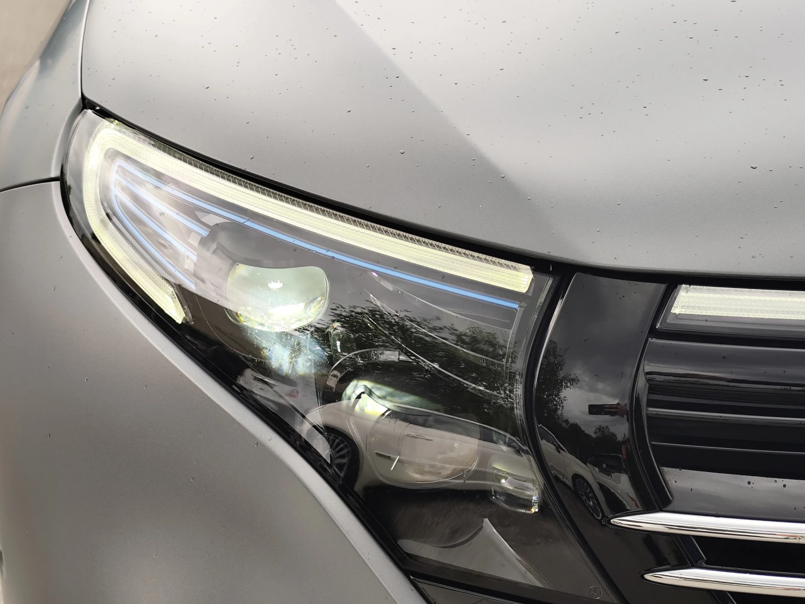 Mercedes-Benz EQC 400 4 MATIC* PREMIUM* 86kWh* BURMESTER* , снимка 16 - Автомобили и джипове - 54477700