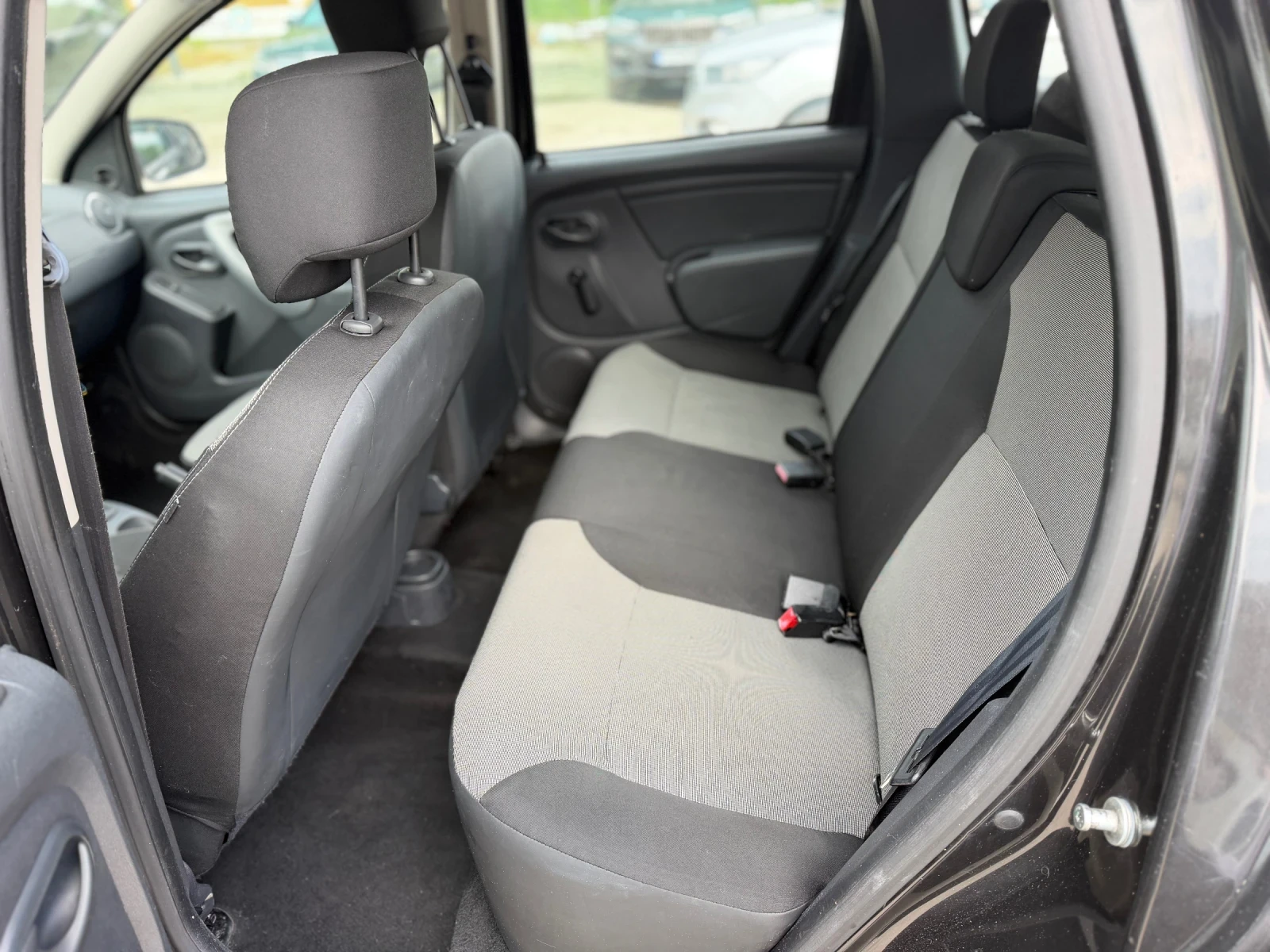 Dacia Duster FaceLift/4x4/147000km | Mobile.bg � ����������� 12