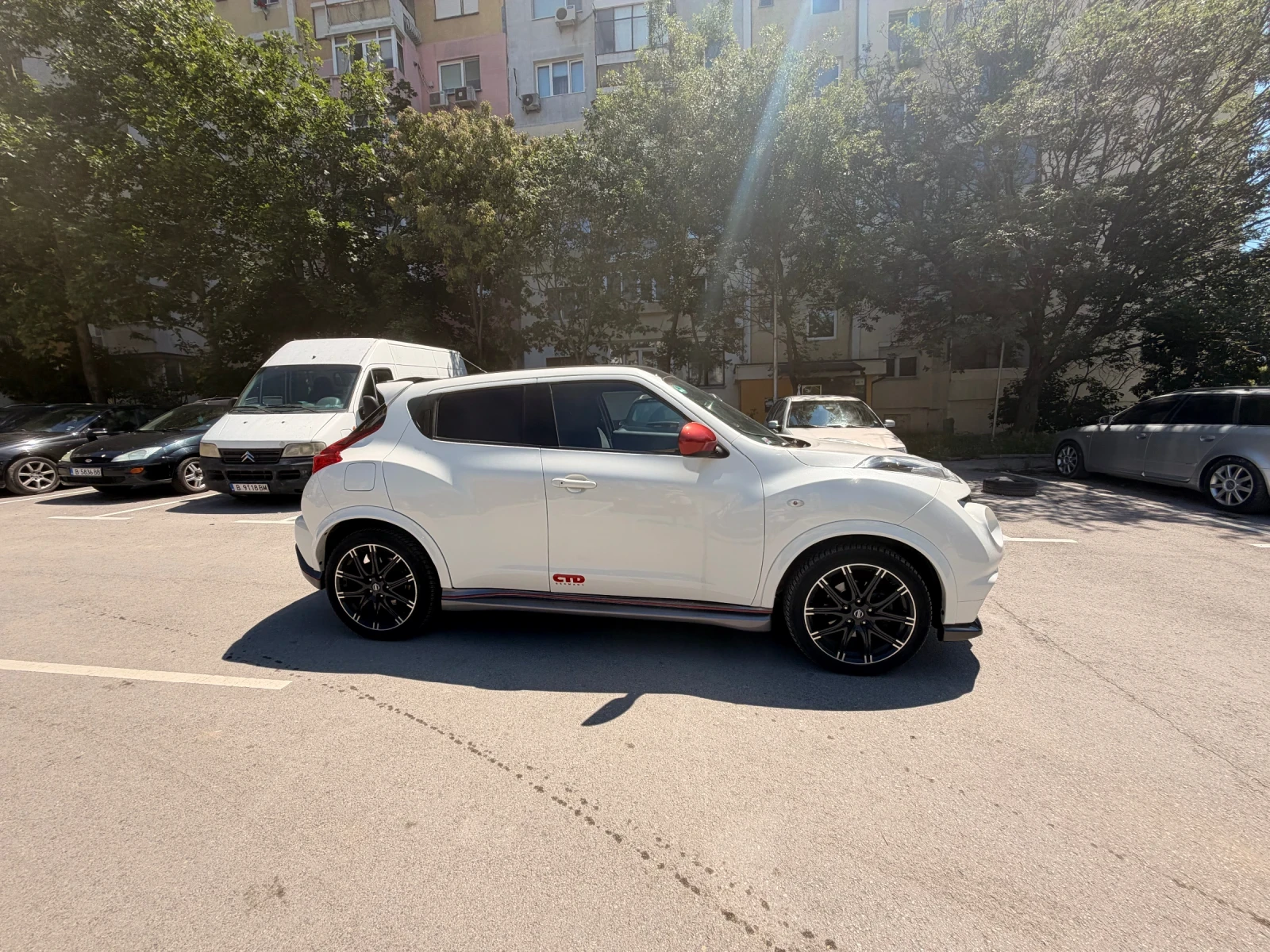 Nissan Juke, снимка 6 - Автомобили и джипове - 54891727
