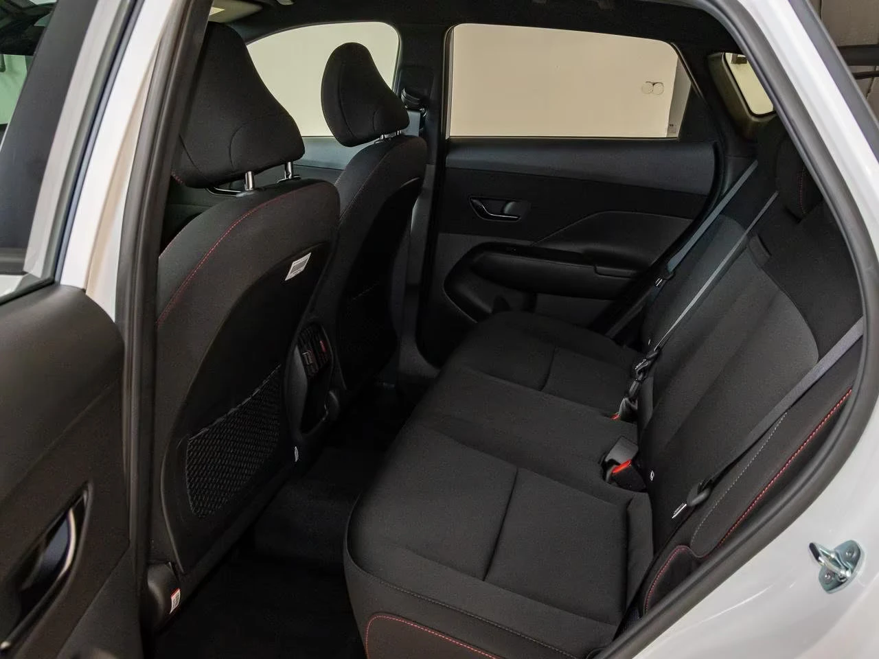 Hyundai Kona НОВ!N-LINE/139HP/T-GDi/DCT/CAM/NAVI/LED/CPLAY/424q, снимка 15 - Автомобили и джипове - 54958071