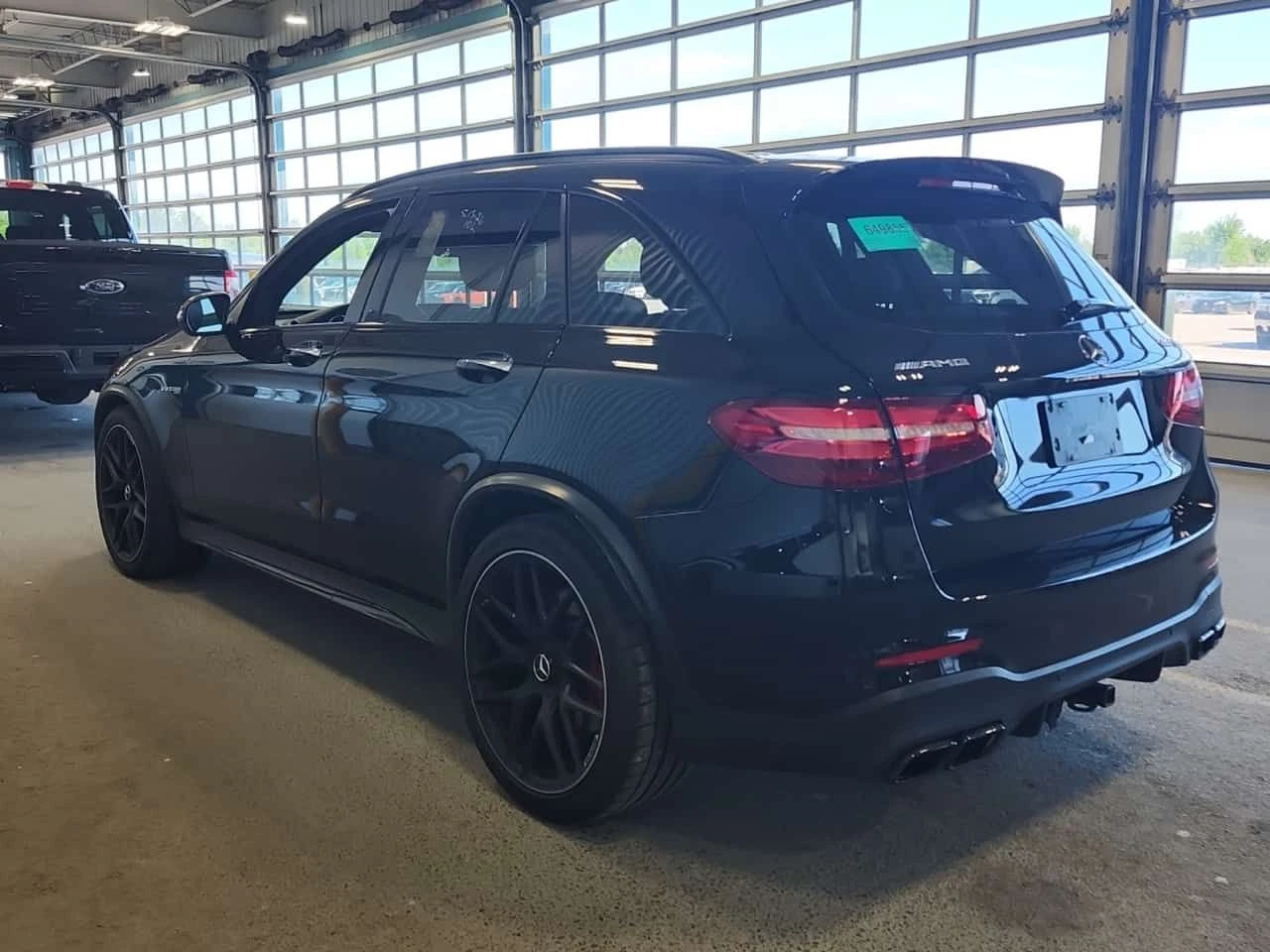 Mercedes-Benz GLC 63 AMG  S * 360* DISTRONIC* BUMERSTER * ПАНО * CARFAX, снимка 4 - Автомобили и джипове - 55193352