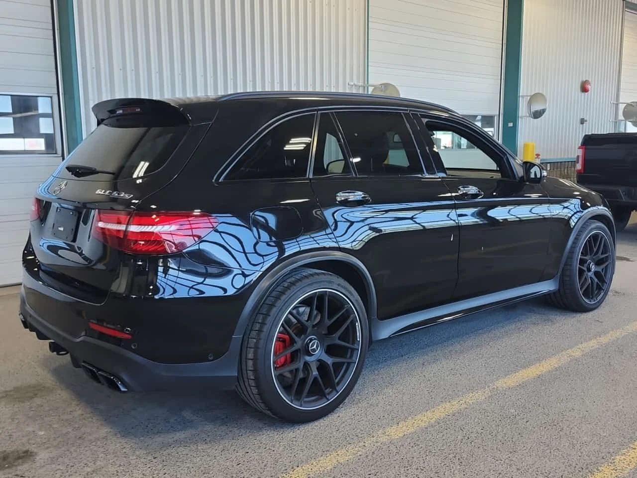 Mercedes-Benz GLC 63 AMG  S * 360* DISTRONIC* BUMERSTER * ПАНО * CARFAX, снимка 3 - Автомобили и джипове - 55193352