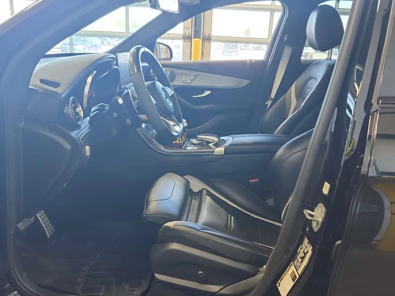 Mercedes-Benz GLC 63 AMG  S * 360* DISTRONIC* BUMERSTER * ПАНО * CARFAX, снимка 5 - Автомобили и джипове - 55193352