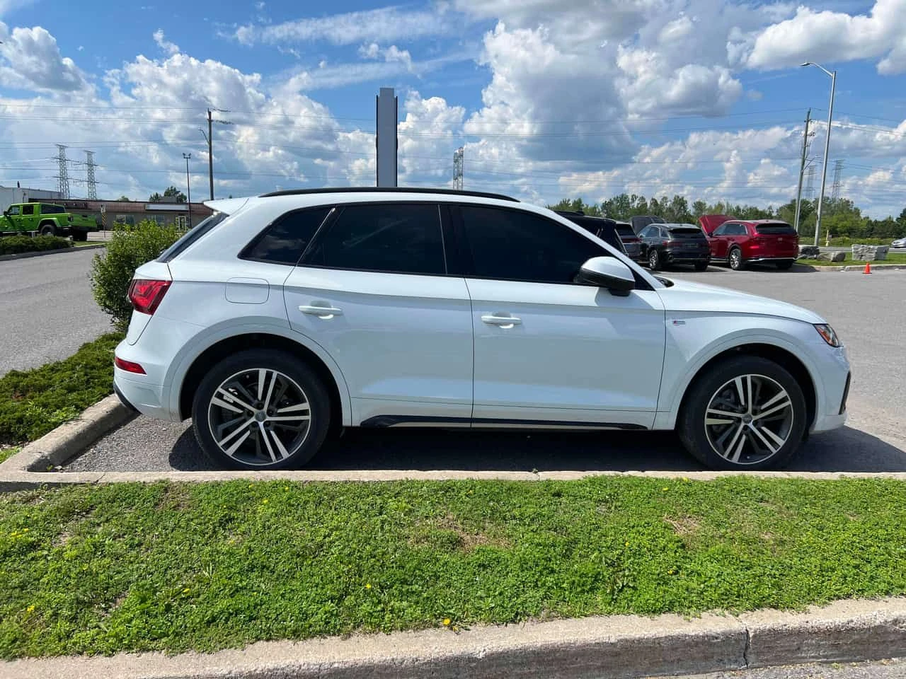 Audi Q5 | Progressiv | DISTRONIC | 360 | CARFAX | , снимка 3 - Автомобили и джипове - 55226128