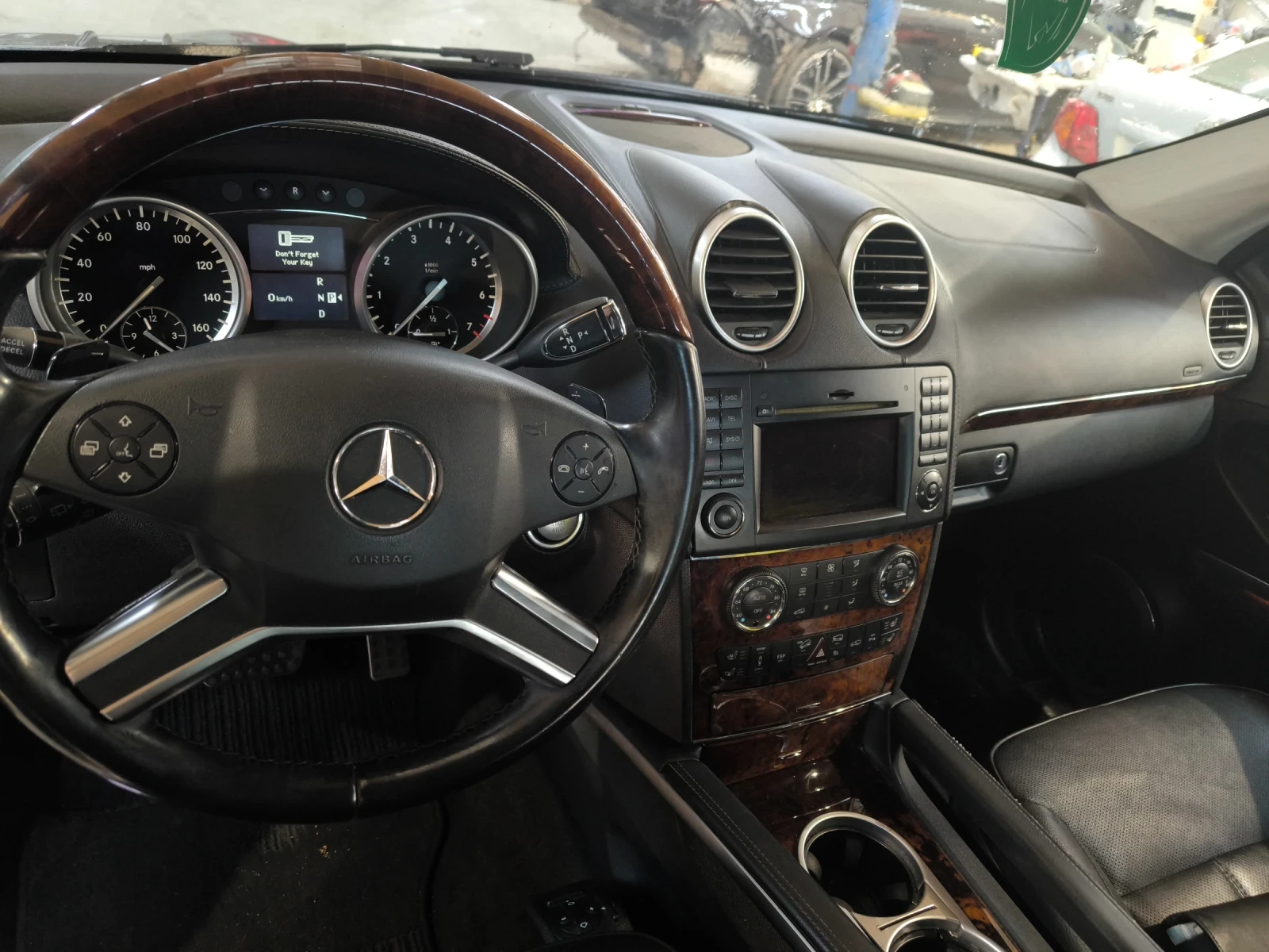 Mercedes-Benz GL 550 Grand Edition, снимка 9 - Автомобили и джипове - 55268098