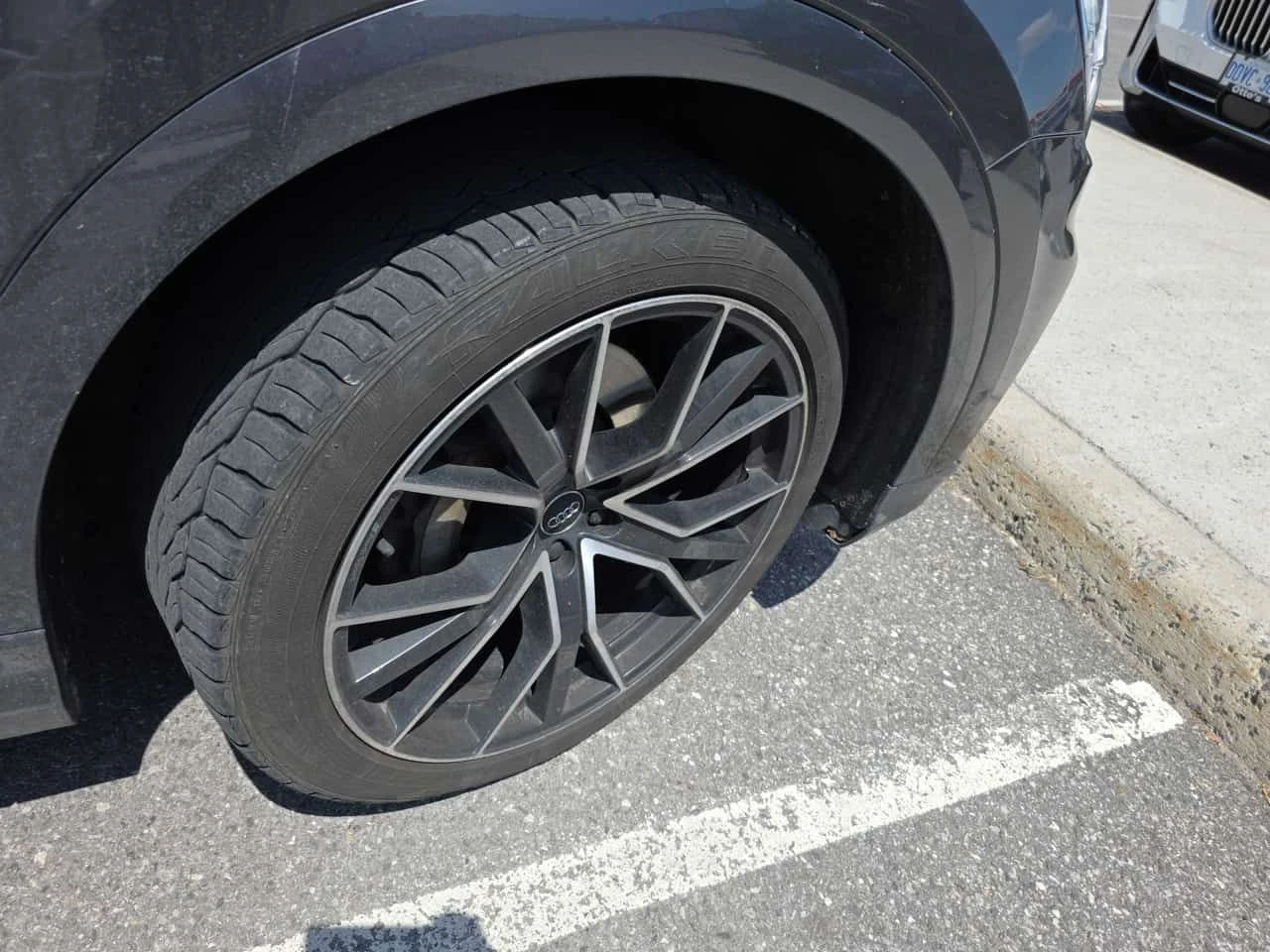 Audi Q8 * Progressiv S-line* MATRIX* B&O* ОБДУХВАНЕ* DIS* , снимка 7 - Автомобили и джипове - 55618563