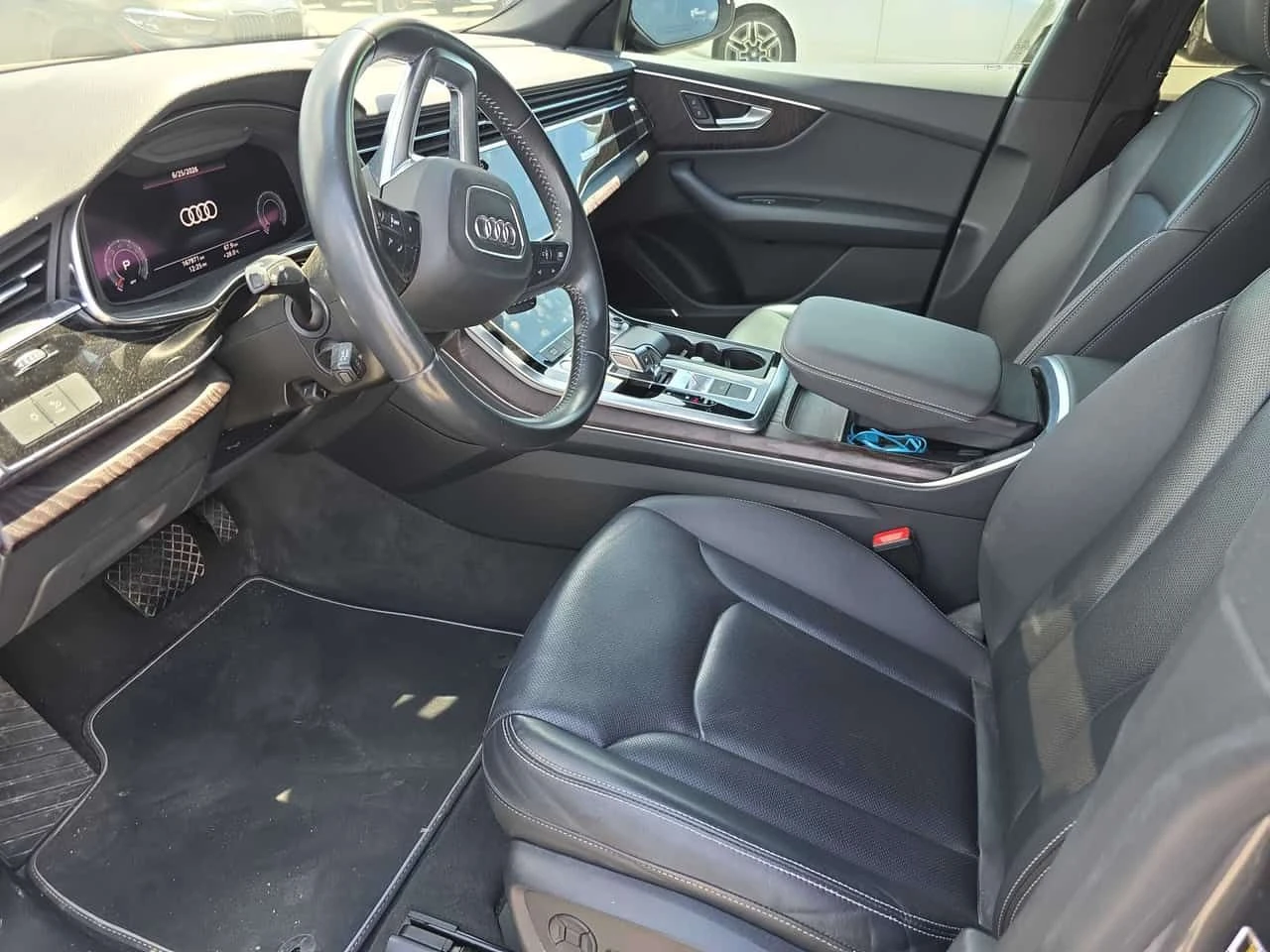 Audi Q8 * Progressiv S-line* MATRIX* B&O* ОБДУХВАНЕ* DIS* , снимка 5 - Автомобили и джипове - 55618563