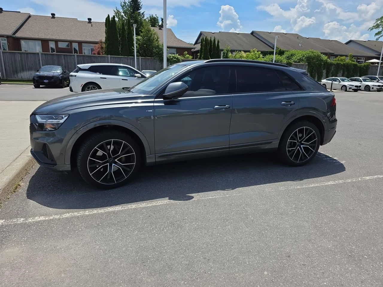 Audi Q8 * Progressiv S-line* MATRIX* B&O* ОБДУХВАНЕ* DIS* , снимка 2 - Автомобили и джипове - 55618563