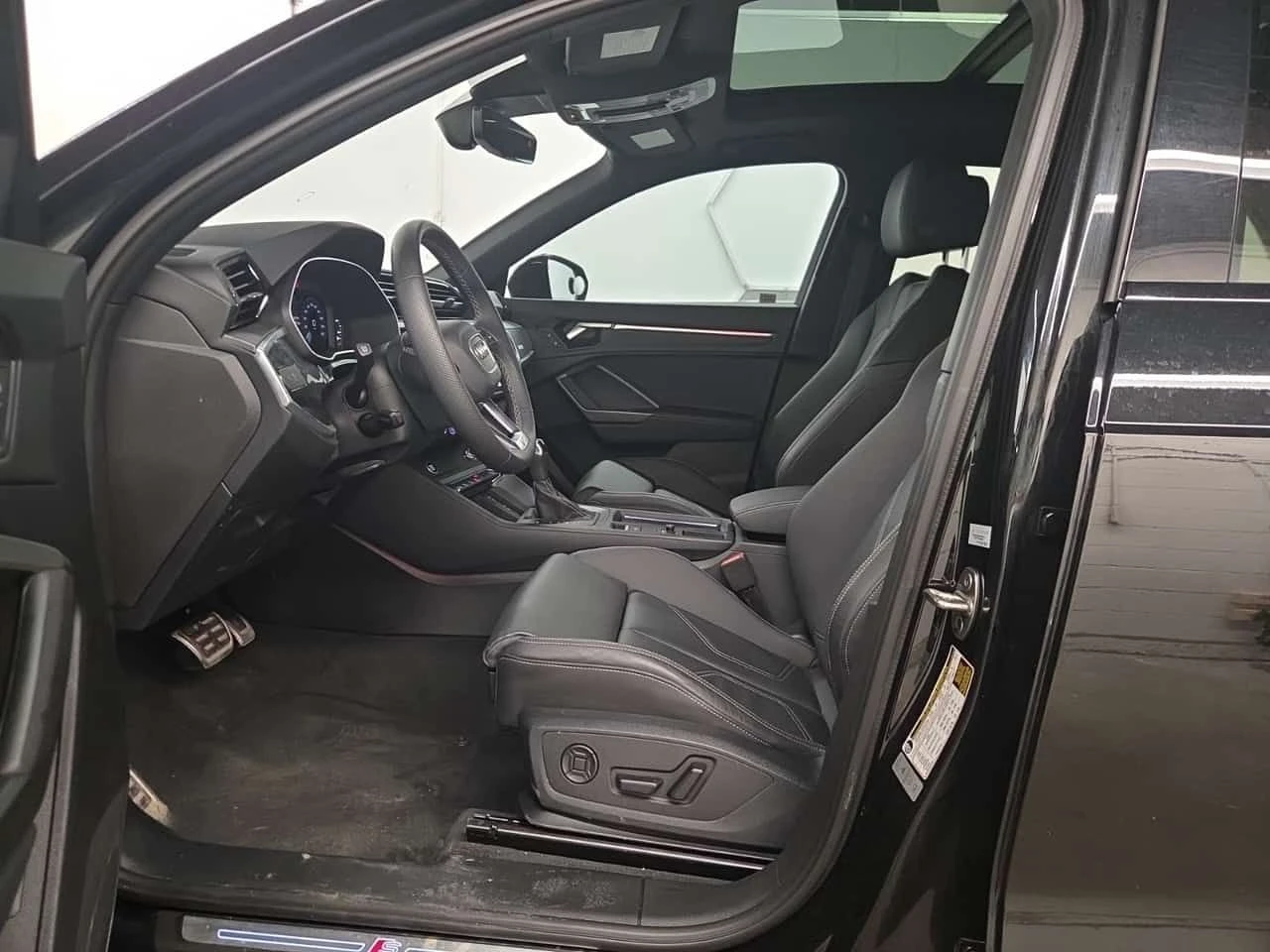 Audi Q3 PROGRESSIV / АВТОКРЕДИТ / ЦЕНА ДО БЪЛГАРИЯ , снимка 5 - Автомобили и джипове - 55638754