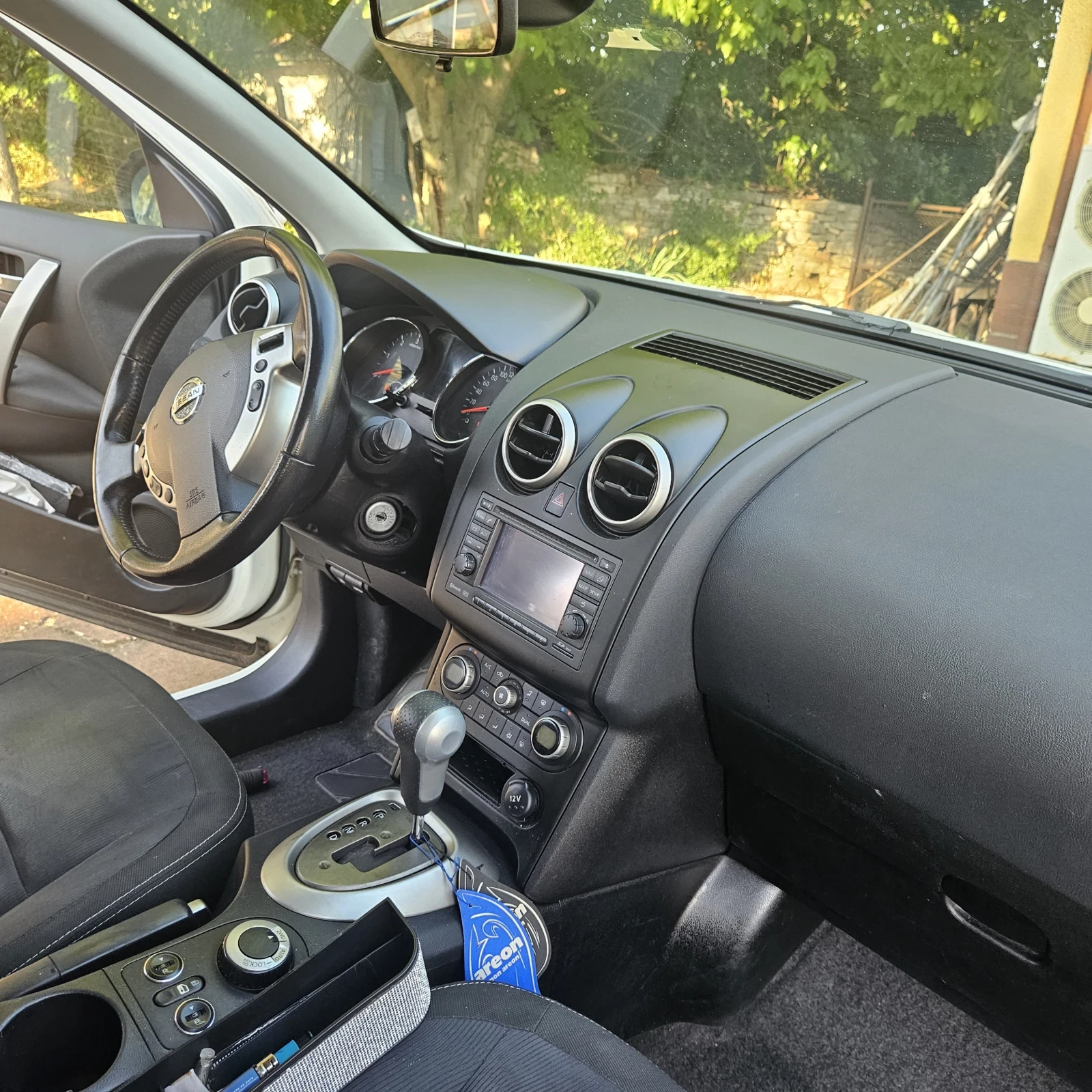 Nissan Qashqai, снимка 6 - Автомобили и джипове - 55775367