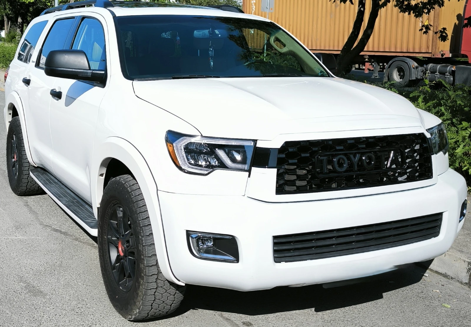 Toyota Sequoia Limited 5.7 V8 4x4 | LPG | 8 места | , снимка 2 - Автомобили и джипове - 55880697