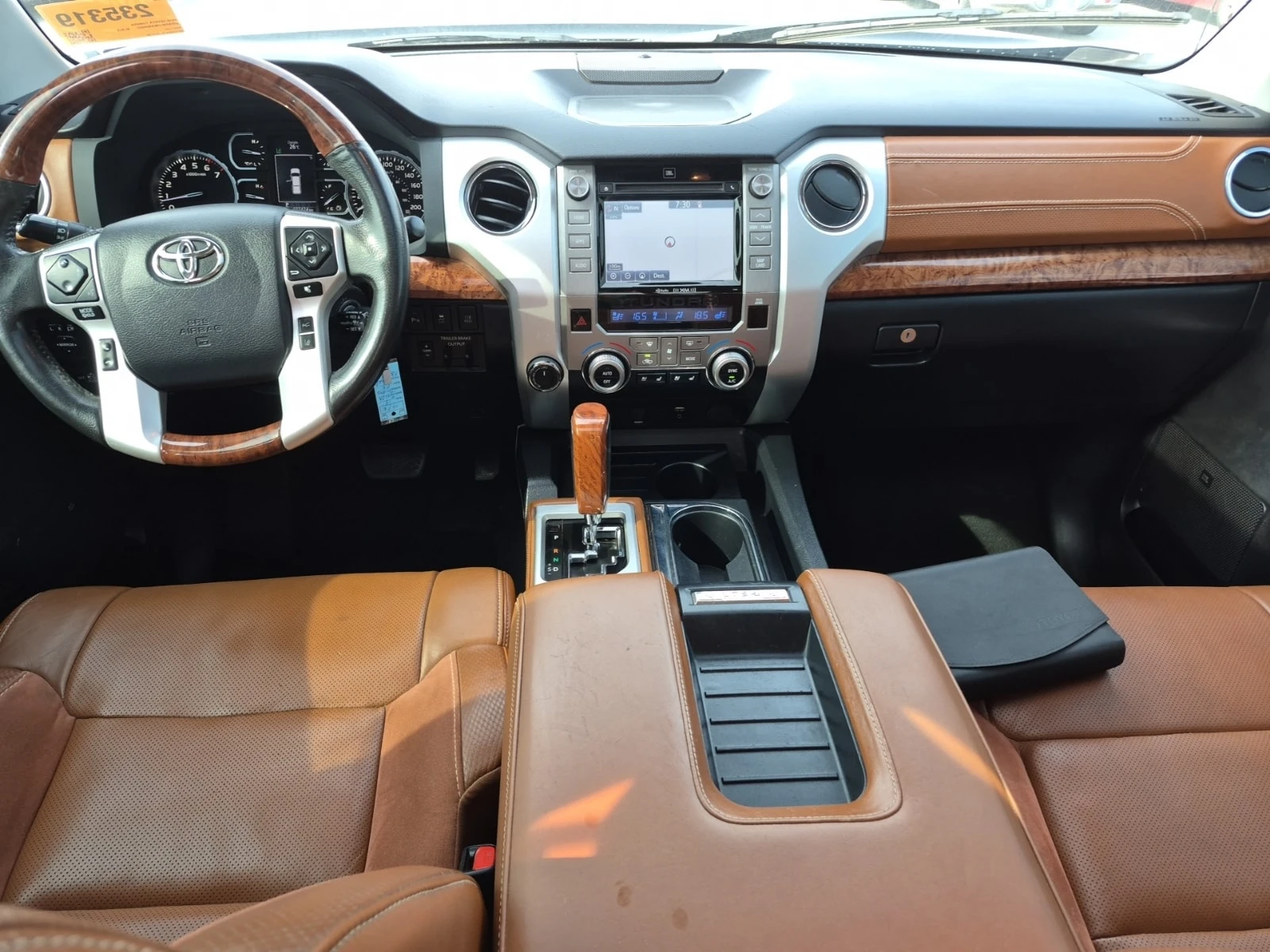 Toyota Tundra * PLATINUM CREW CAB SHORT BED * CARFAX * , снимка 10 - Автомобили и джипове - 56013237