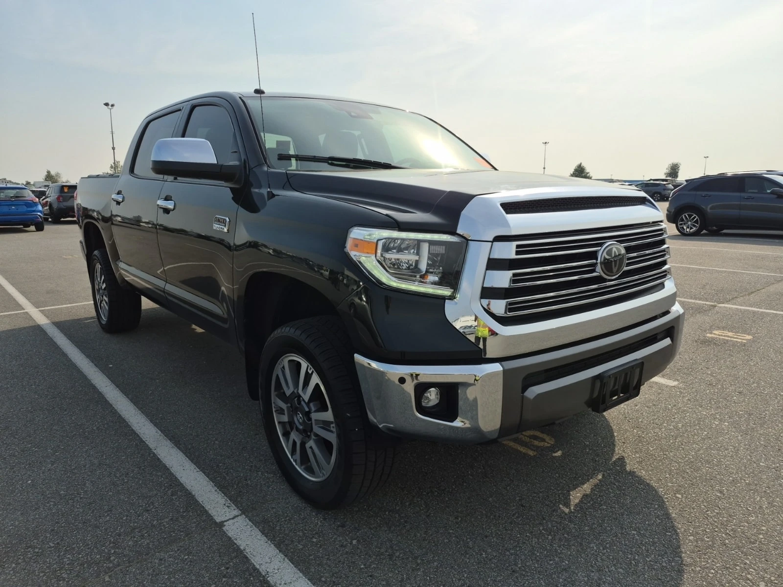Toyota Tundra * PLATINUM CREW CAB SHORT BED * CARFAX * , снимка 2 - Автомобили и джипове - 56013237