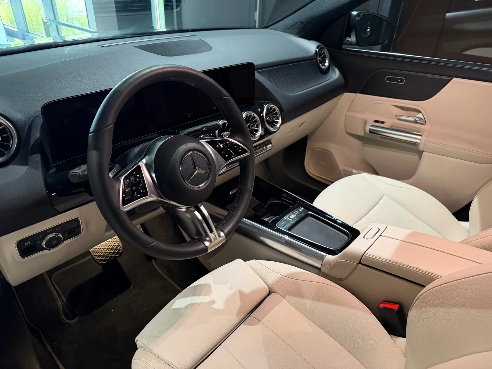 Mercedes-Benz EQA 300, снимка 6 - Автомобили и джипове - 56323195