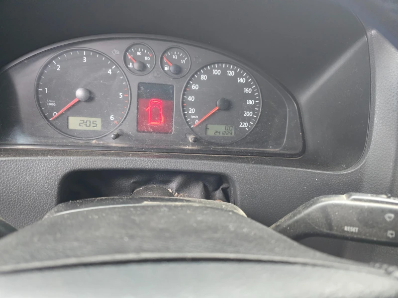 VW T5 2.5 174 ps AXE, снимка 3 - Бусове и автобуси - 53211853