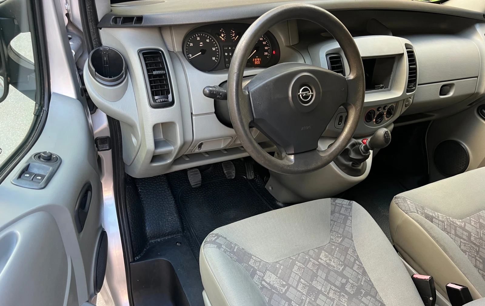 Opel Vivaro 2.5CDTI KLIMATIK/8+ 1/6sk/UNIKAT - изображение 9