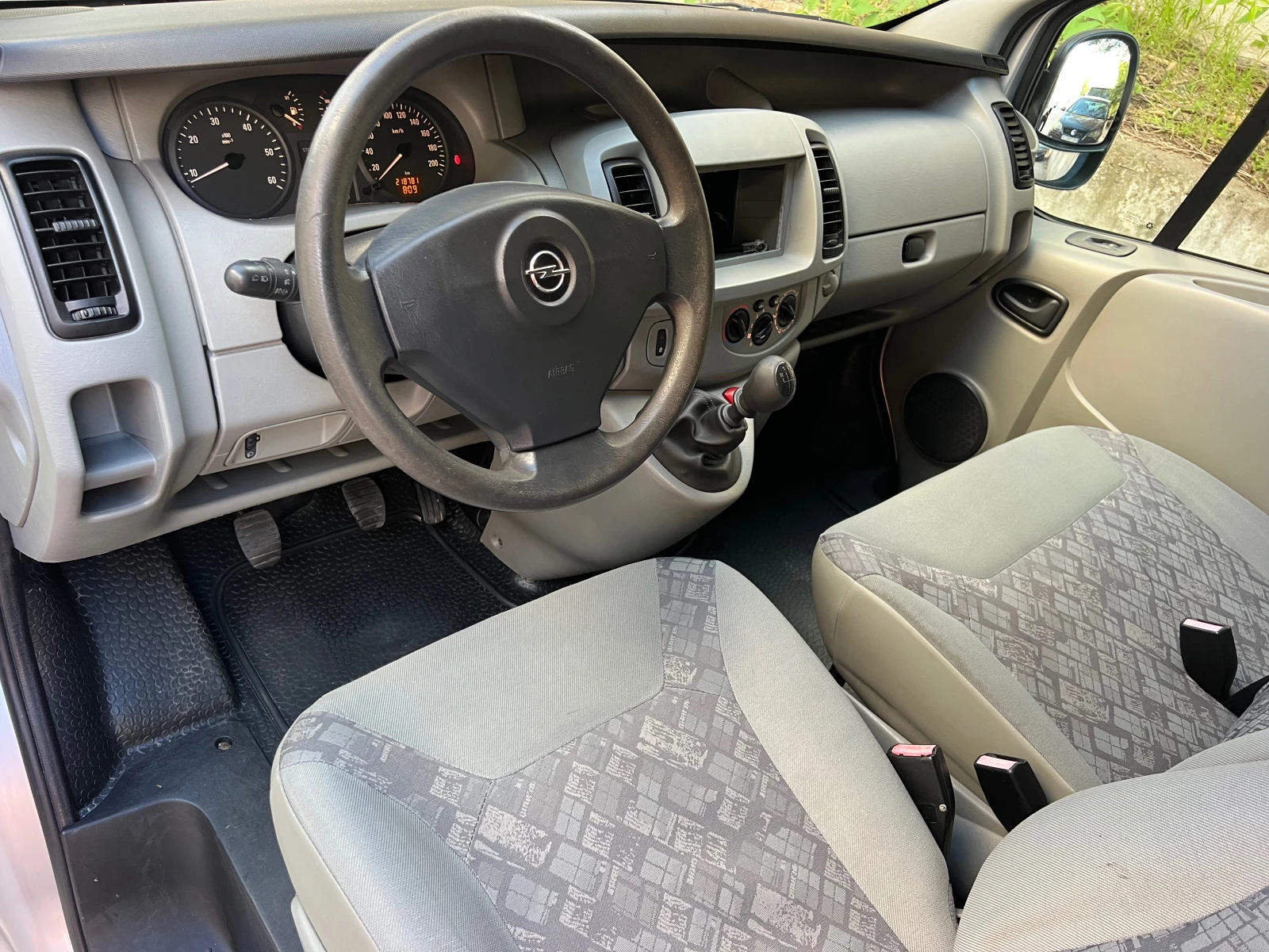 Opel Vivaro 2.5CDTI KLIMATIK/8+ 1/6sk/UNIKAT - изображение 10
