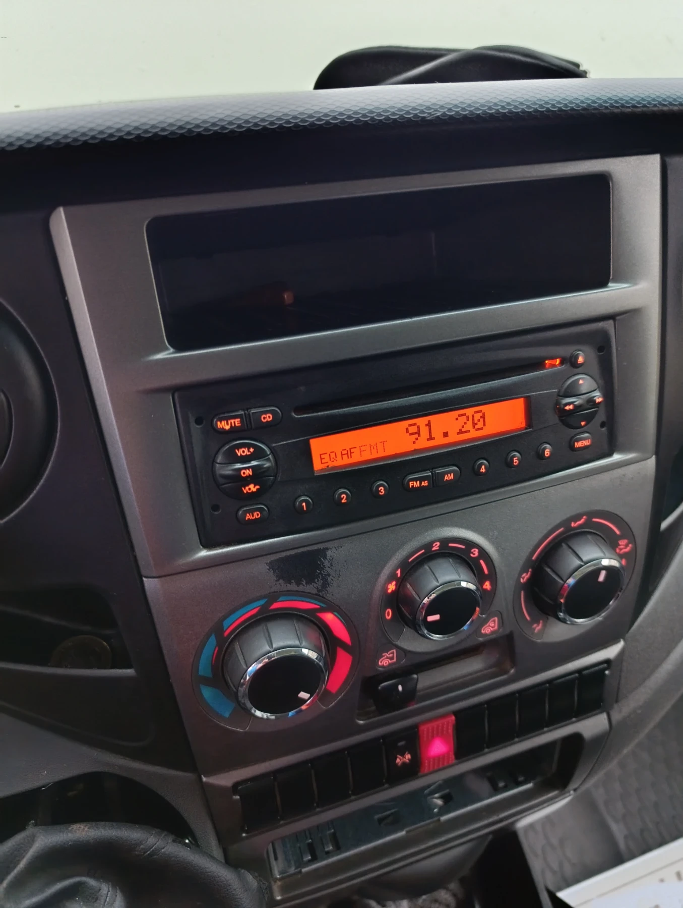 Iveco 35c13 2, 3/130ps - изображение 9