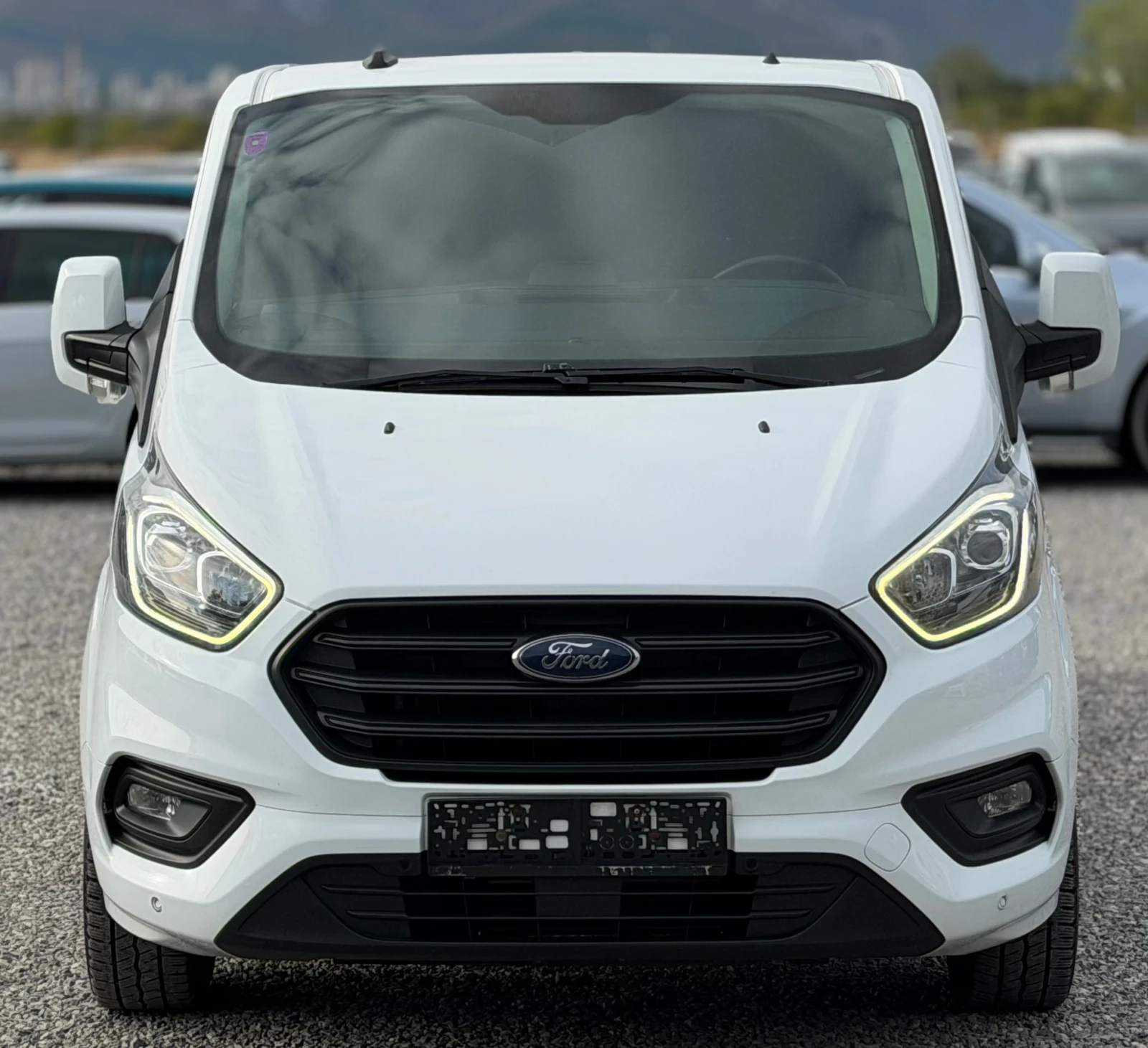 Ford Transit Custom 2.0TDCi 131кс * MAXI* Камера Дистроник LED, снимка 2 - Бусове и автобуси - 56256091