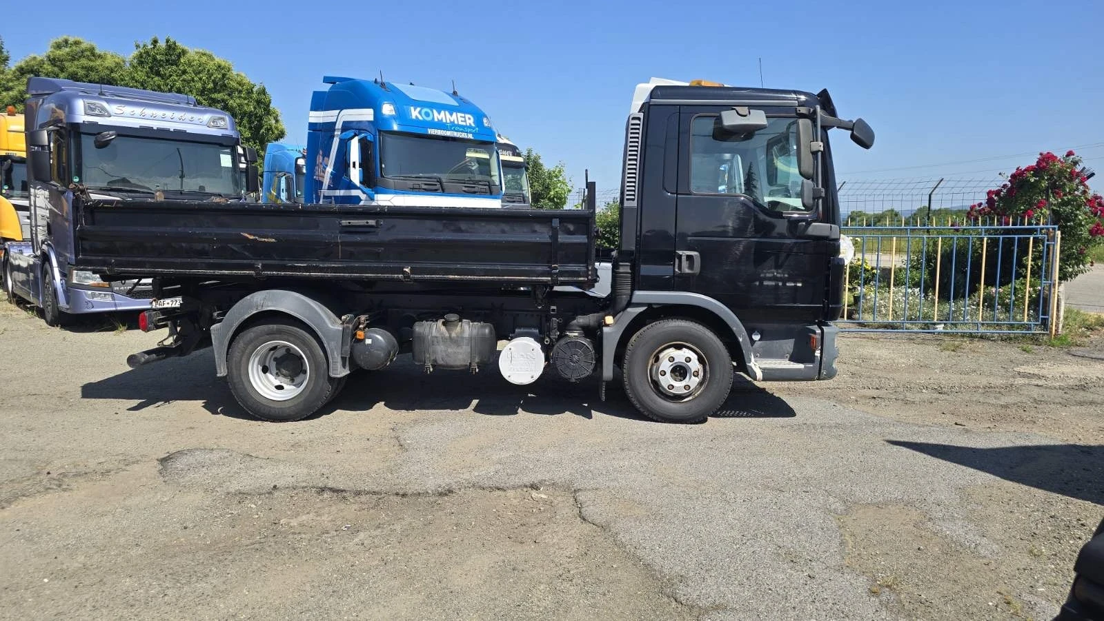 Man Tgl 8.220  / тристранно  разтоварване - изображение 5