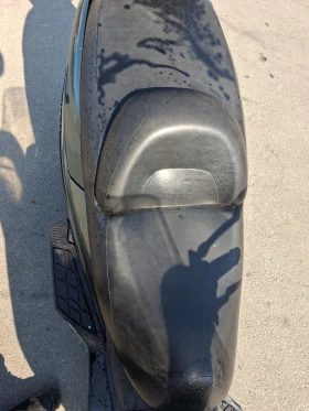 Suzuki Burgman Скутер, снимка 13