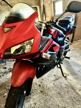 Обява за продажба на Honda Cbr 125 R ~3 300 лв. - изображение 2
