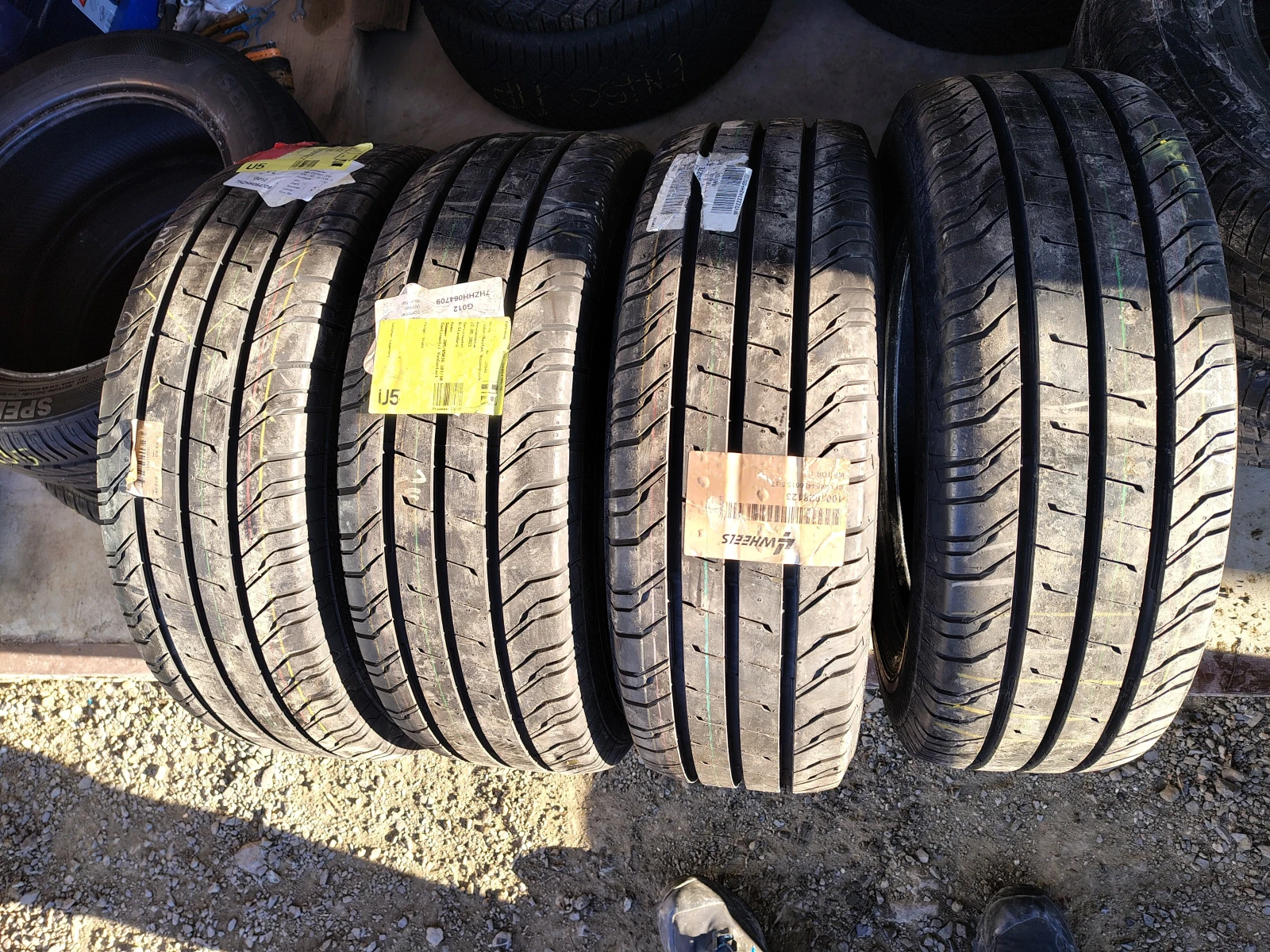 Гуми Летни 205/65R16, снимка 2 - Гуми и джанти - 53729878