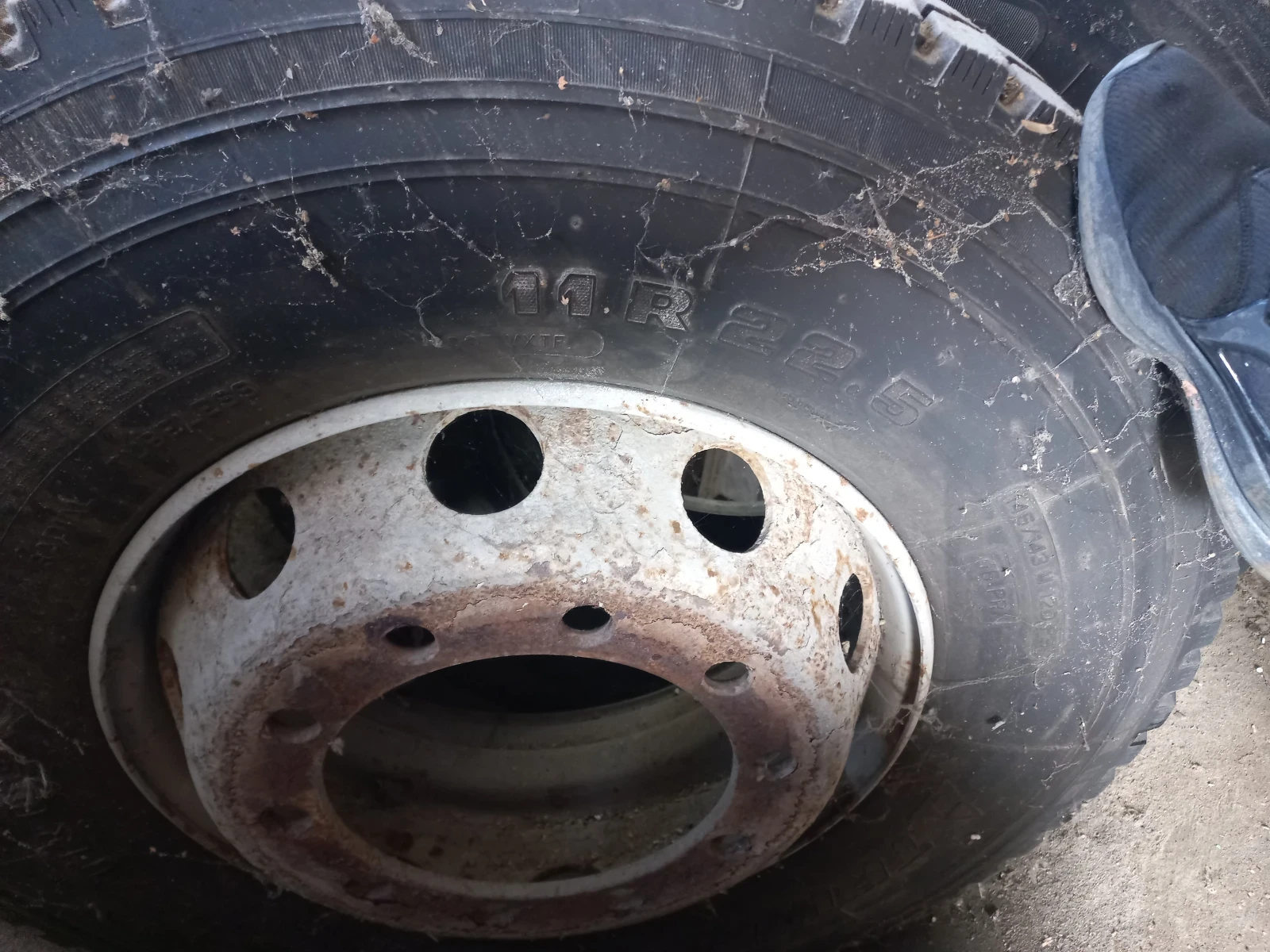 Гуми с джанти, снимка 2 - Гуми и джанти - 54095983