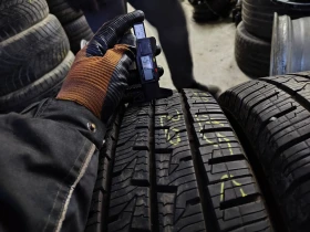 Гуми Всесезонни 205/70R15, снимка 2 - Гуми и джанти - 49422440