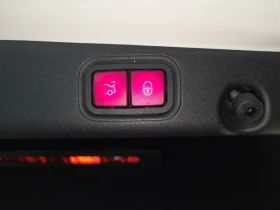 Mercedes-Benz E 220 4matic Digital , 9G , Pano, снимка 17