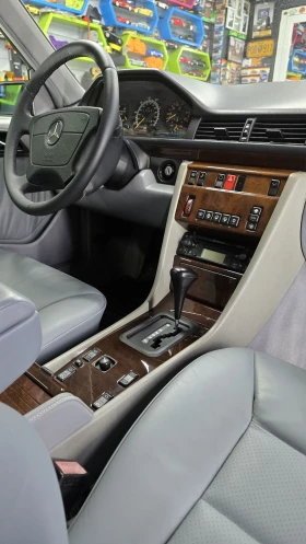 Mercedes-Benz E 420 W124, V8, M119, AUTOMATIC, снимка 16