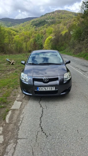 ������ Toyota Auris