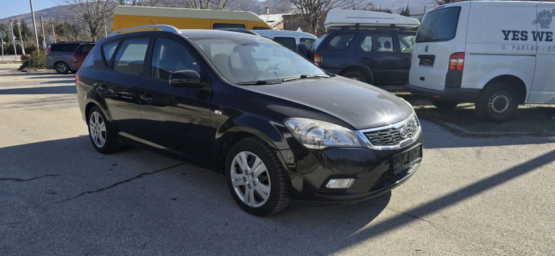 Kia Ceed 1.6CRDI, снимка 3 - Автомобили и джипове - 49234907