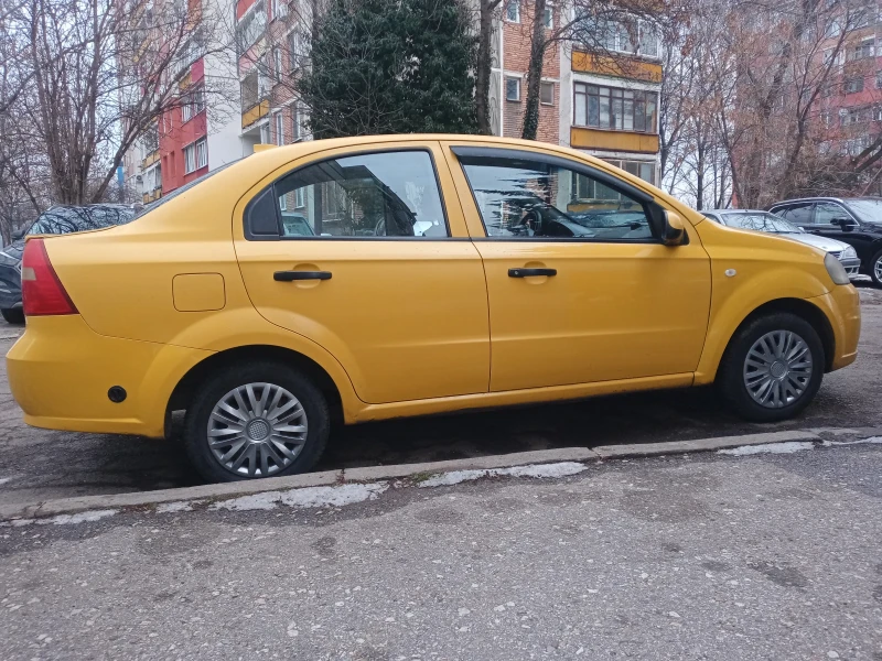 Chevrolet Aveo, снимка 2 - Автомобили и джипове - 49507091