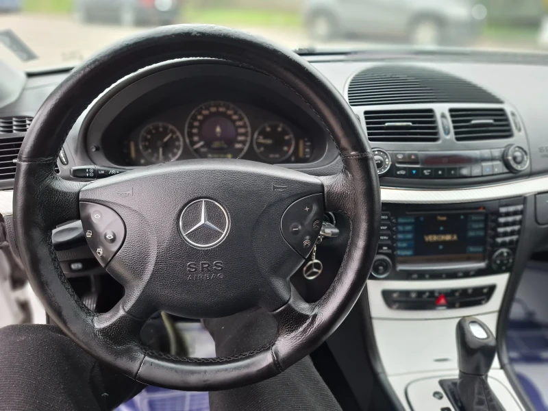 Mercedes-Benz E 220 2.2CDI * AVANTGARD * AMG ПАКЕТ * , снимка 9 - Автомобили и джипове - 52430066