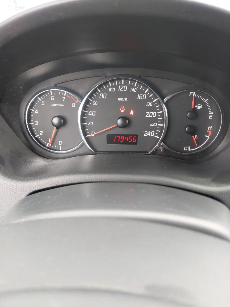 Suzuki Swift 1.6 SPORT, снимка 9 - Автомобили и джипове - 53022447