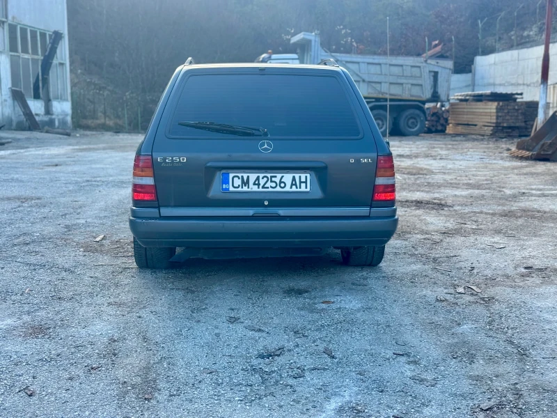 Mercedes-Benz E 250 D, снимка 4 - Автомобили и джипове - 52956602