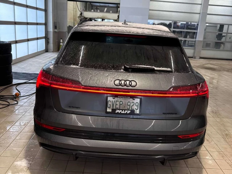Audi E-Tron Technik  CARFAX, снимка 4 - Автомобили и джипове - 53532714