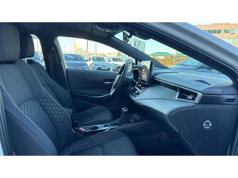 Toyota Corolla 1.8 HSD TS Executive MY25 - НОВА, снимка 6 - Автомобили и джипове - 53028571