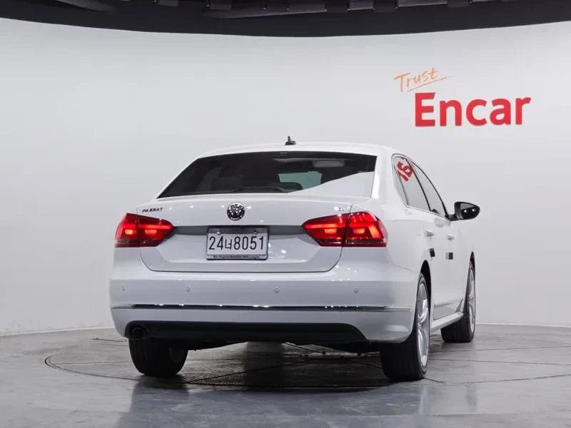 VW Passat 2.0 TDI, снимка 4 - Автомобили и джипове - 54299517