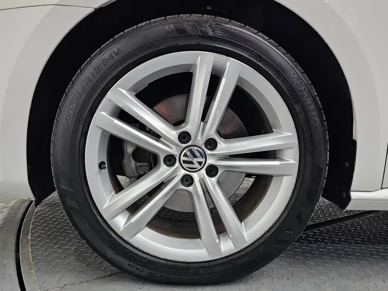 VW Passat 2.0 TDI, снимка 5 - Автомобили и джипове - 54299517