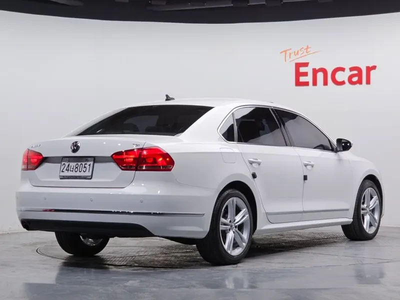 VW Passat 2.0 TDI, снимка 2 - Автомобили и джипове - 54299517