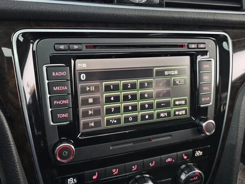 VW Passat 2.0 TDI, снимка 15 - Автомобили и джипове - 54299517