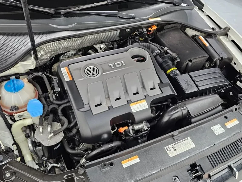 VW Passat 2.0 TDI, снимка 6 - Автомобили и джипове - 54299517