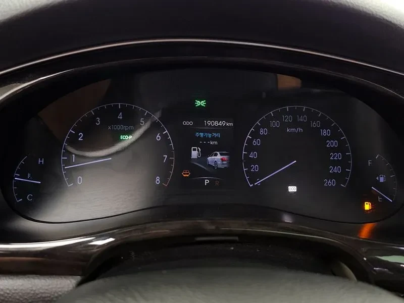 Hyundai Genesis 3.3, снимка 8 - Автомобили и джипове - 54615981