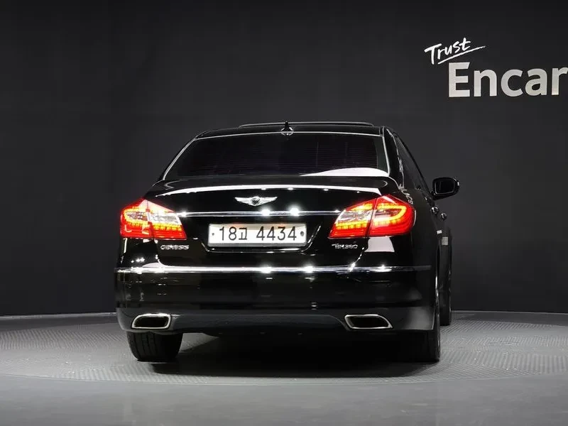 Hyundai Genesis 3.3, снимка 4 - Автомобили и джипове - 54615981