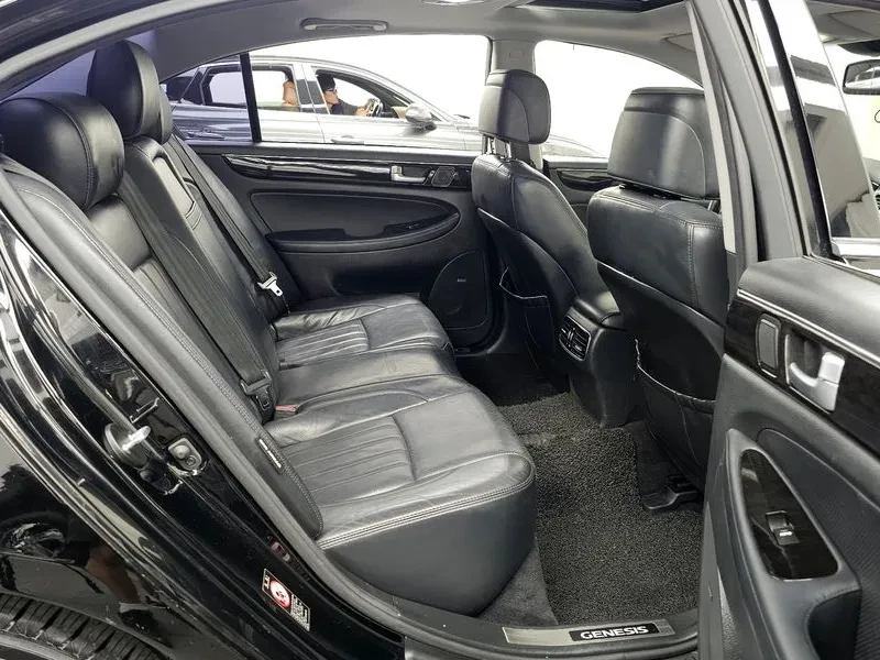 Hyundai Genesis 3.3, снимка 12 - Автомобили и джипове - 54615981