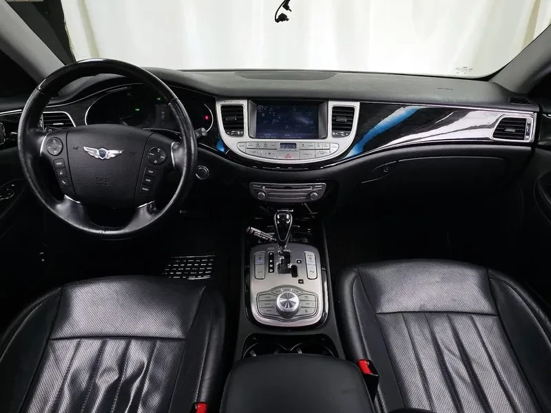 Hyundai Genesis 3.3, снимка 7 - Автомобили и джипове - 54615981