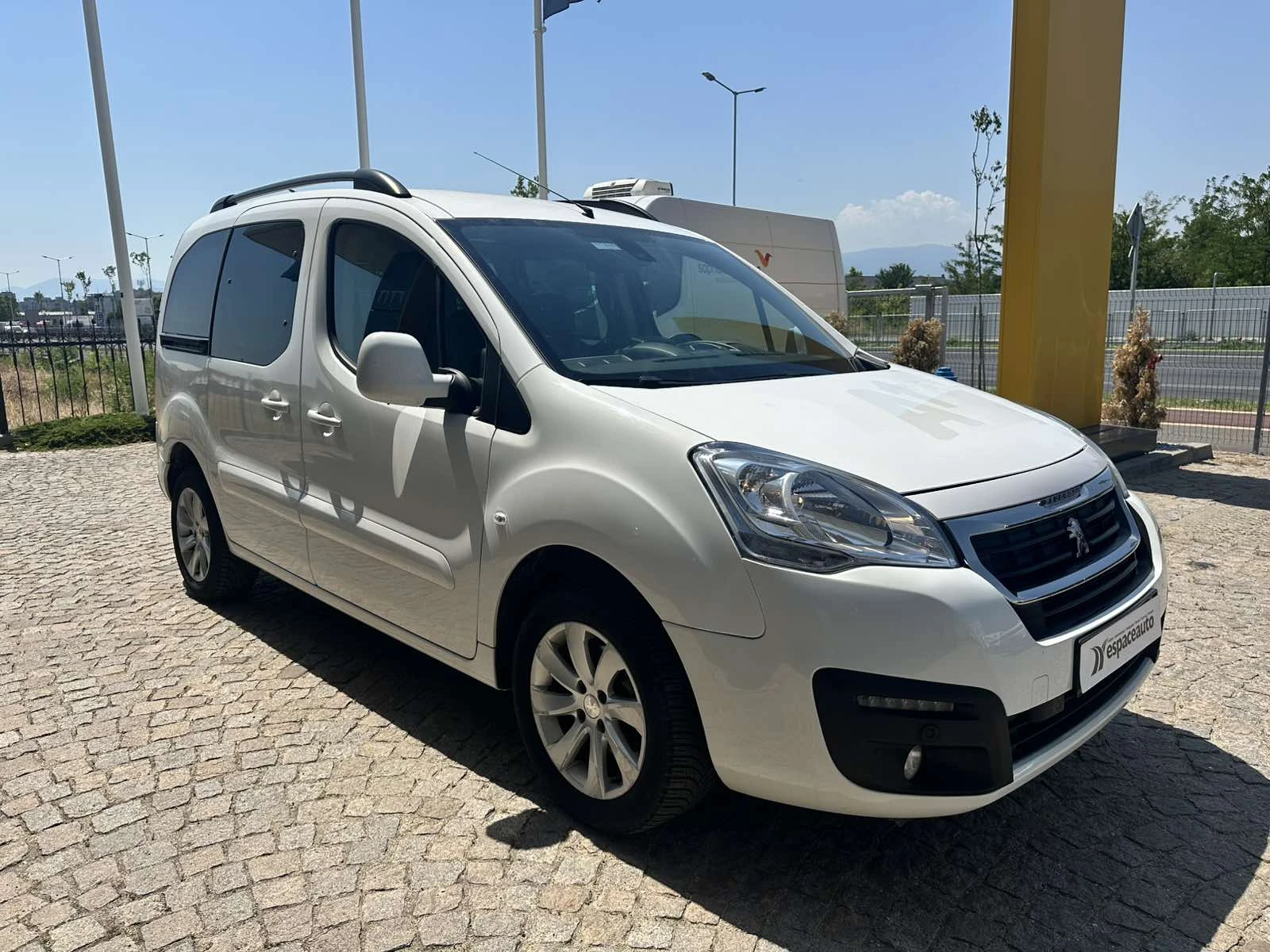 Peugeot Partner 1.6HDI 4+ 1(места) N1 - изображение 3